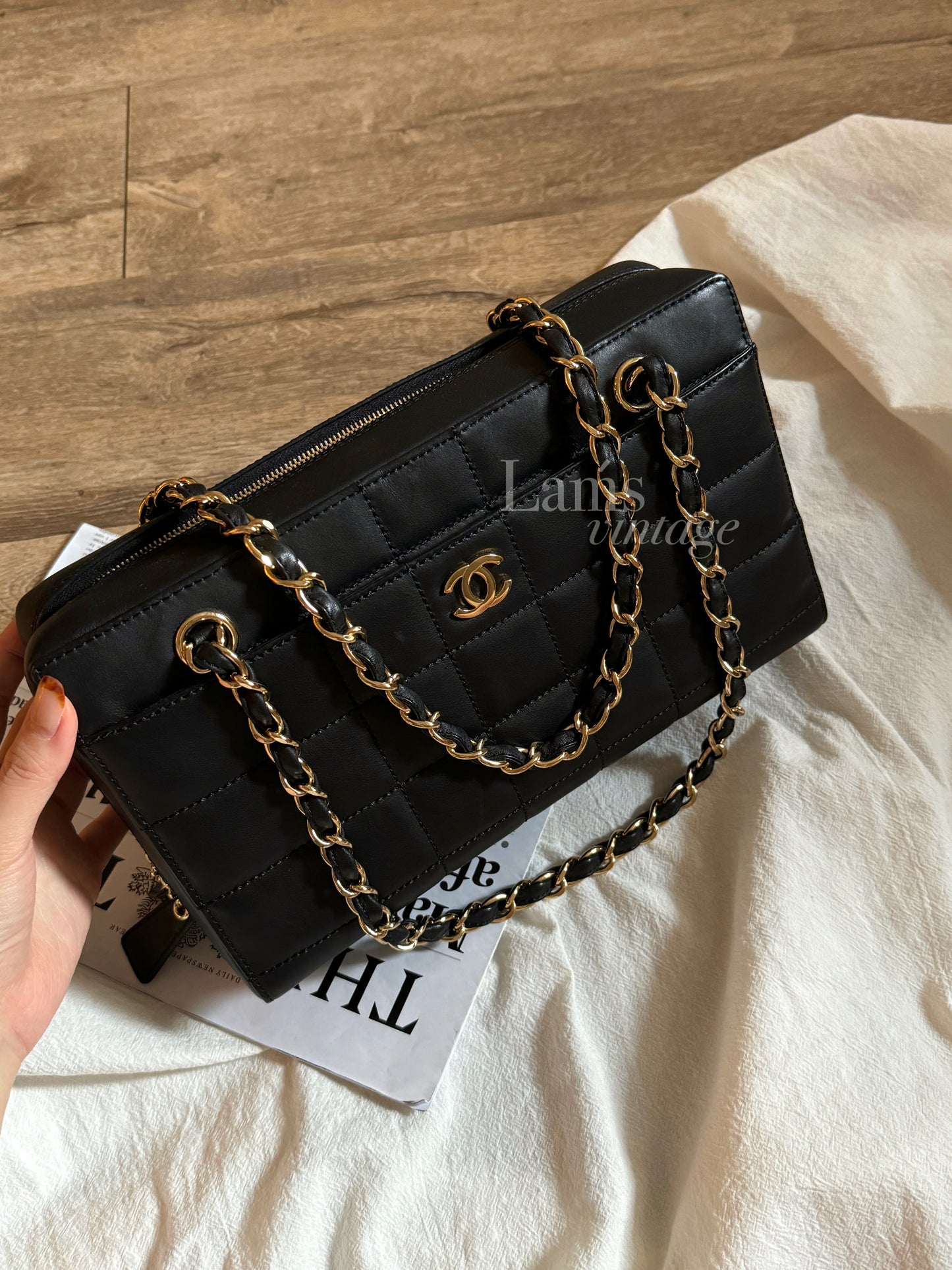 Vintage Chanel 黑色冰格shoulder bag