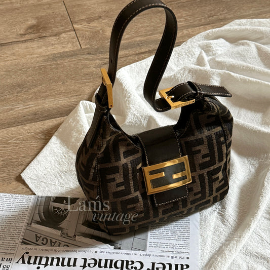 Vintage Fendi 金扣小牛角