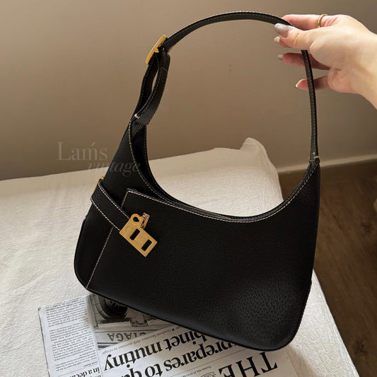 Vintage Salvatore Ferragamo hobo bag🌙