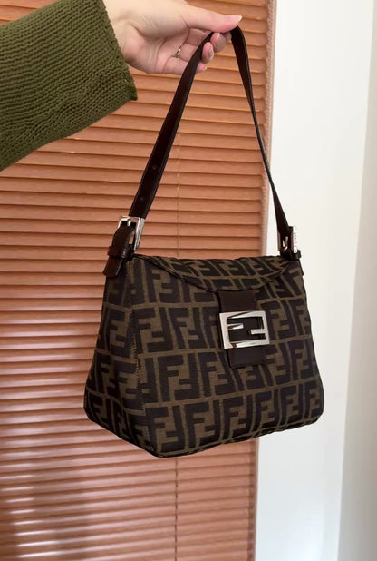 Vintage Fendi 老花銀扣square baguette 🍞