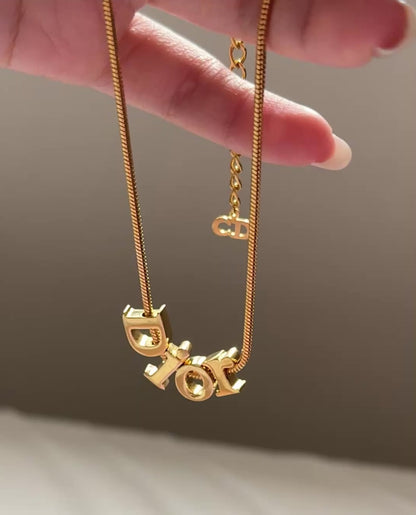 Vintage Dior necklace🎠